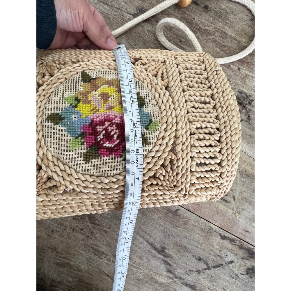 Vintage Boho Straw Raffia Purse Embroidered Cross Stitch Floral Crossbody Bag - Picture 9 of 10